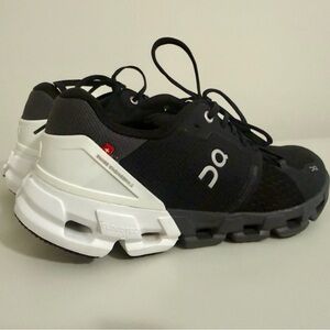 On Running Black and White Cloudtec Athletic Shoes | W 9.5